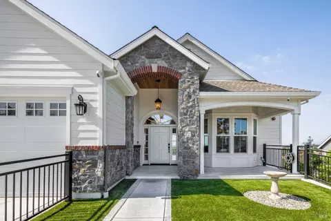 5774 Fairway Knoll Ct, Santa Rosa, CA 95403