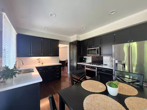 8741 Holly Leaf Dr, Windsor, CA 95492 photo 5