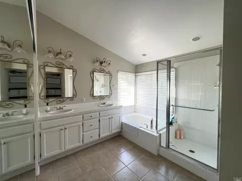 8741 Holly Leaf Dr, Windsor, CA 95492 photo 8