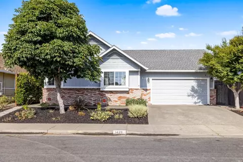 1429 Morning Glory Dr, Petaluma, CA 94954