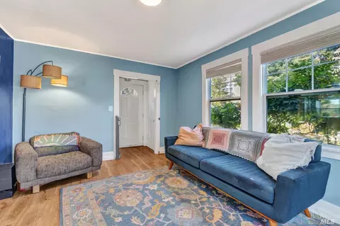 33 B St, Vallejo, CA 94590 photo 2