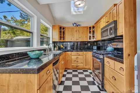 33 B St, Vallejo, CA 94590 photo 3