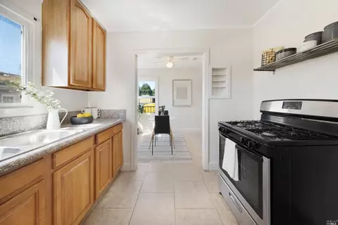 548 3rd St, Vallejo, CA 94590 photo 7