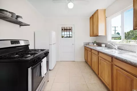 548 3rd St, Vallejo, CA 94590 photo 6