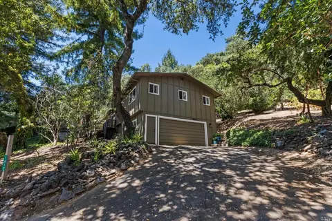 1617 Madrone Ave, Healdsburg, CA 95448