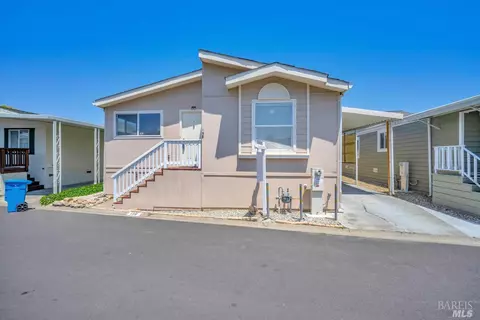 158 Bluejay Dr, Santa Rosa, CA 95409