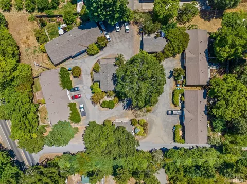 5605 Fallen Apple Ln, Forestville, CA 95436