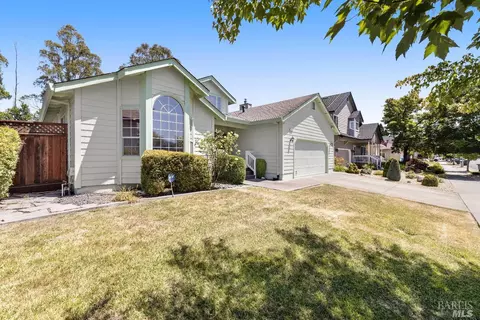 3512 Banyan St, Santa Rosa, CA 95403