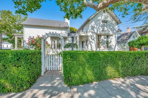 523 B St, Petaluma, CA 94952