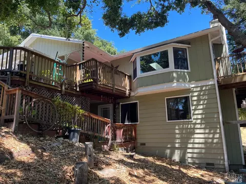 1098 N Thompson Rd, Lafayette, CA 94549