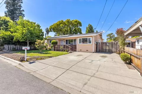 2038 Morlan Dr, Napa, CA 94558