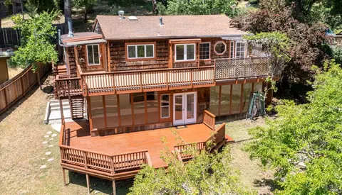 20 Forest Dr, Forest Knolls, CA 94933