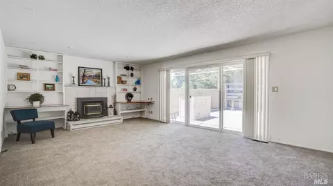 211 Locust Dr, Vallejo, CA 94591