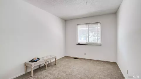 211 Locust Dr, Vallejo, CA 94591 photo 8