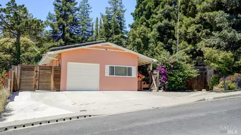 211 Locust Dr, Vallejo, CA 94591 photo 4