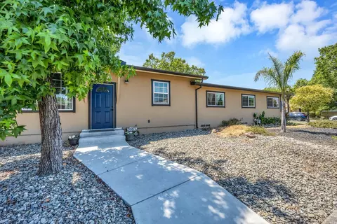 3034 Hardies Ln, Santa Rosa, CA 95403