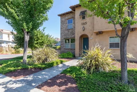 165 Stonegate Cir #A, Cloverdale, CA 95425