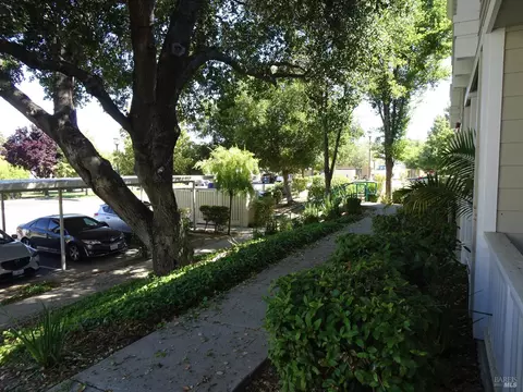 15 Mather Ct, Novato, CA 94949