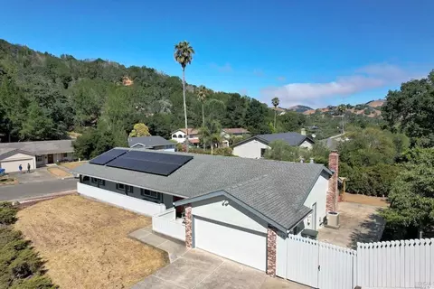 3 Amber Ct, Novato, CA 94947