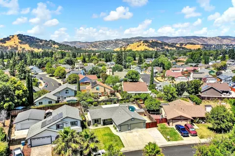 1186 Devonshire Dr, Vacaville, CA 95687 photo 5