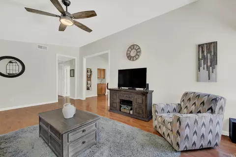 1186 Devonshire Dr, Vacaville, CA 95687 photo 24