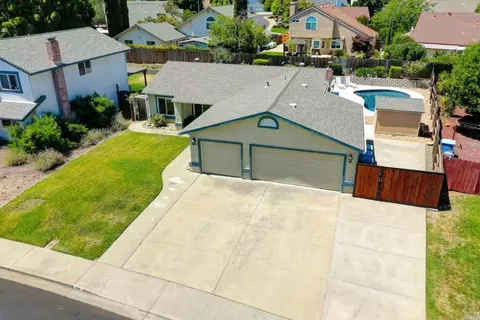 1186 Devonshire Dr, Vacaville, CA 95687 photo 2