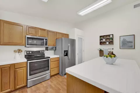1186 Devonshire Dr, Vacaville, CA 95687 photo 36