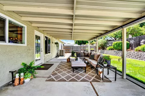 1186 Devonshire Dr, Vacaville, CA 95687 photo 65
