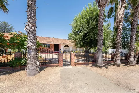 220 Gobalet Ln, Ukiah, CA 95482 photo 2
