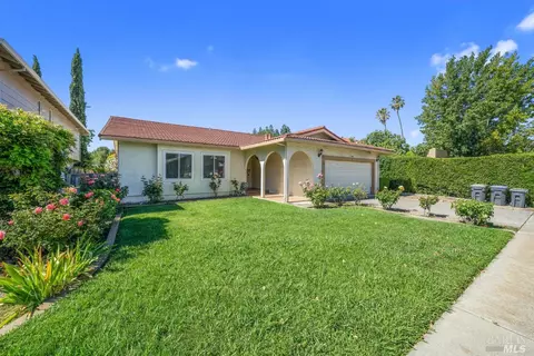 581 Lewis Ct, Fairfield, CA 94533 photo 3
