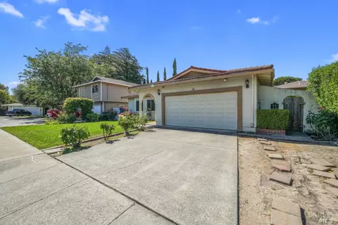 581 Lewis Ct, Fairfield, CA 94533