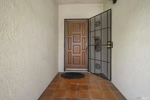581 Lewis Ct, Fairfield, CA 94533 photo 5
