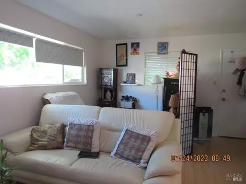 737 S Oak St, Ukiah, CA 95482 photo 9