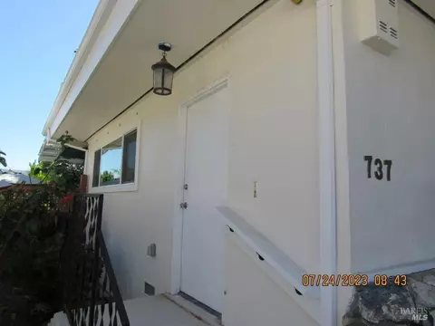 737 S Oak St, Ukiah, CA 95482 photo 2