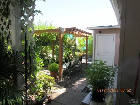 737 S Oak St, Ukiah, CA 95482 photo 17