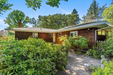 8967 Oak Grove Ave, Sebastopol, CA 95472