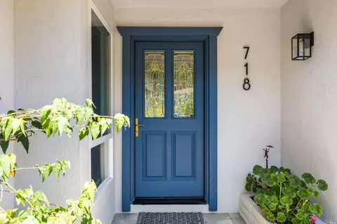 718 Estancia Way, San Rafael, CA 94903