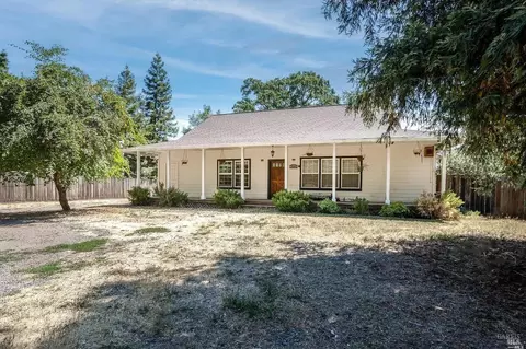 9565 West Rd, Redwood Valley, CA 95470