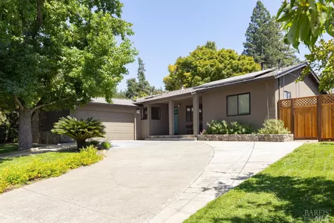 1047 La Grande Ave, Napa, CA 94558