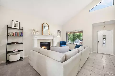 917 Bartlett Pl, Windsor, CA 95492 photo 9