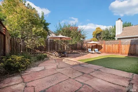 917 Bartlett Pl, Windsor, CA 95492 photo 27