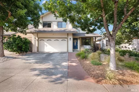 917 Bartlett Pl, Windsor, CA 95492 photo 3