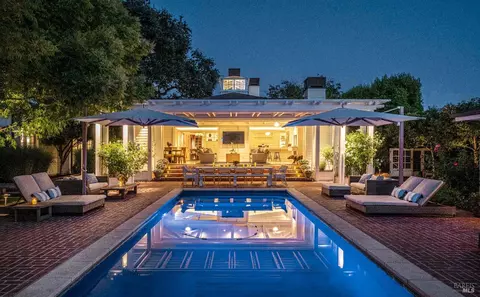 890 Fulton Ln, Saint Helena, CA 94574