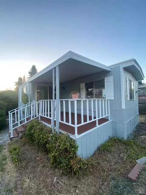 15 Walnut Cir #15, Rohnert Park, CA 94928