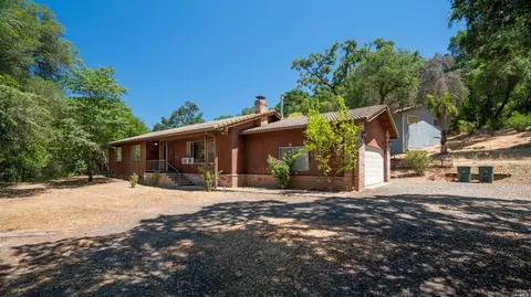 460 Lake St, Cloverdale, CA 95425