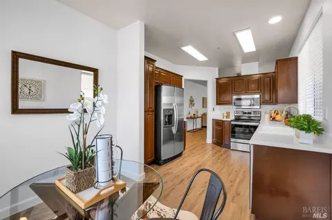 2084 Devonshire Dr, Napa, CA 94558 photo 9