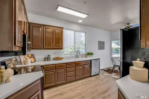 2084 Devonshire Dr, Napa, CA 94558 photo 6