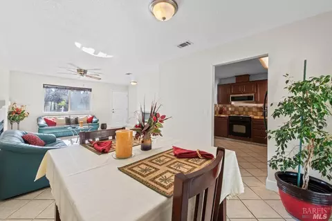 635 N 5th St, Dixon, CA 95620 photo 9