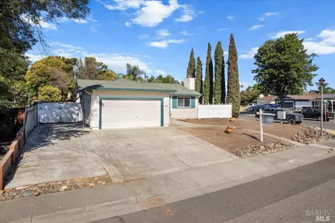 635 N 5th St, Dixon, CA 95620 photo 2
