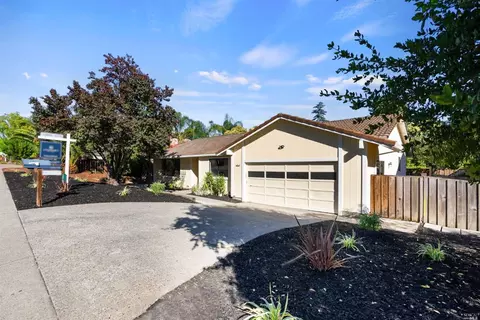 12 Reichert Ct, Novato, CA 94945 photo 2